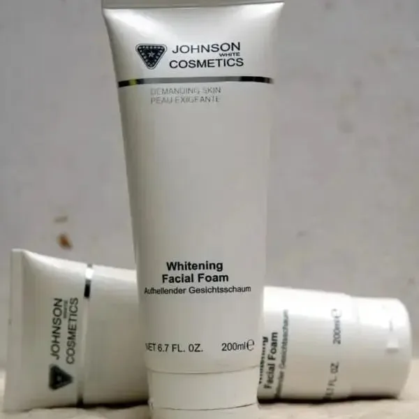 Johnson White Cosmetics Whitening Facial Foam 200 ML